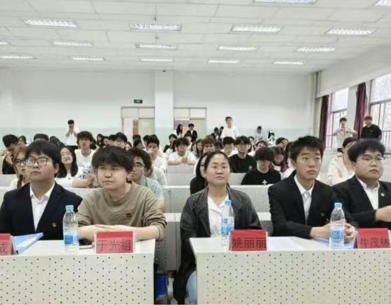 好学善思筑根基·楷模引领促学风 | 物理与资料科学学院校园人生分享会成功进行